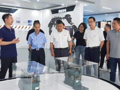 建引領(lǐng)聚合力，業(yè)務(wù)協(xié)同譜新篇——芯能科技黨支部赴田中精機(jī)參觀(guān)交流